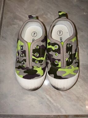Toddlers Size 7 Camo Cat & Jack Shoes Sneakers